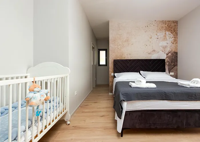 Gorgeous In Nyaraló *